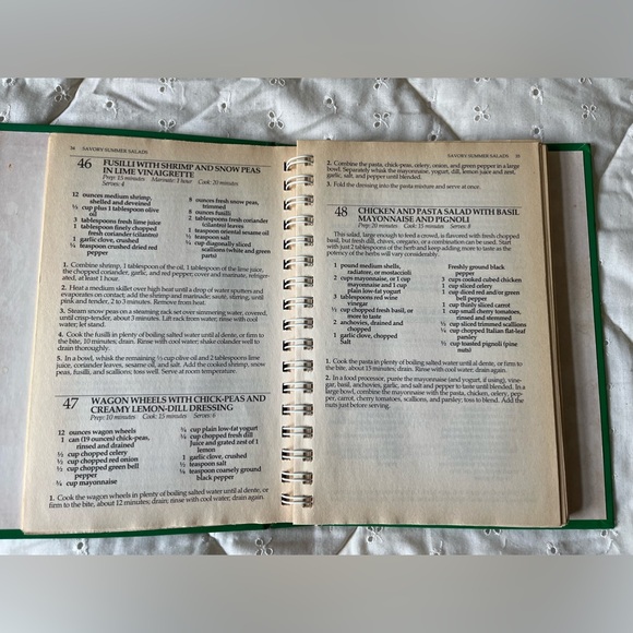 Pasta Cookbook by Marie Simmons 365 Recipes! Used. - Picture 3 of 3